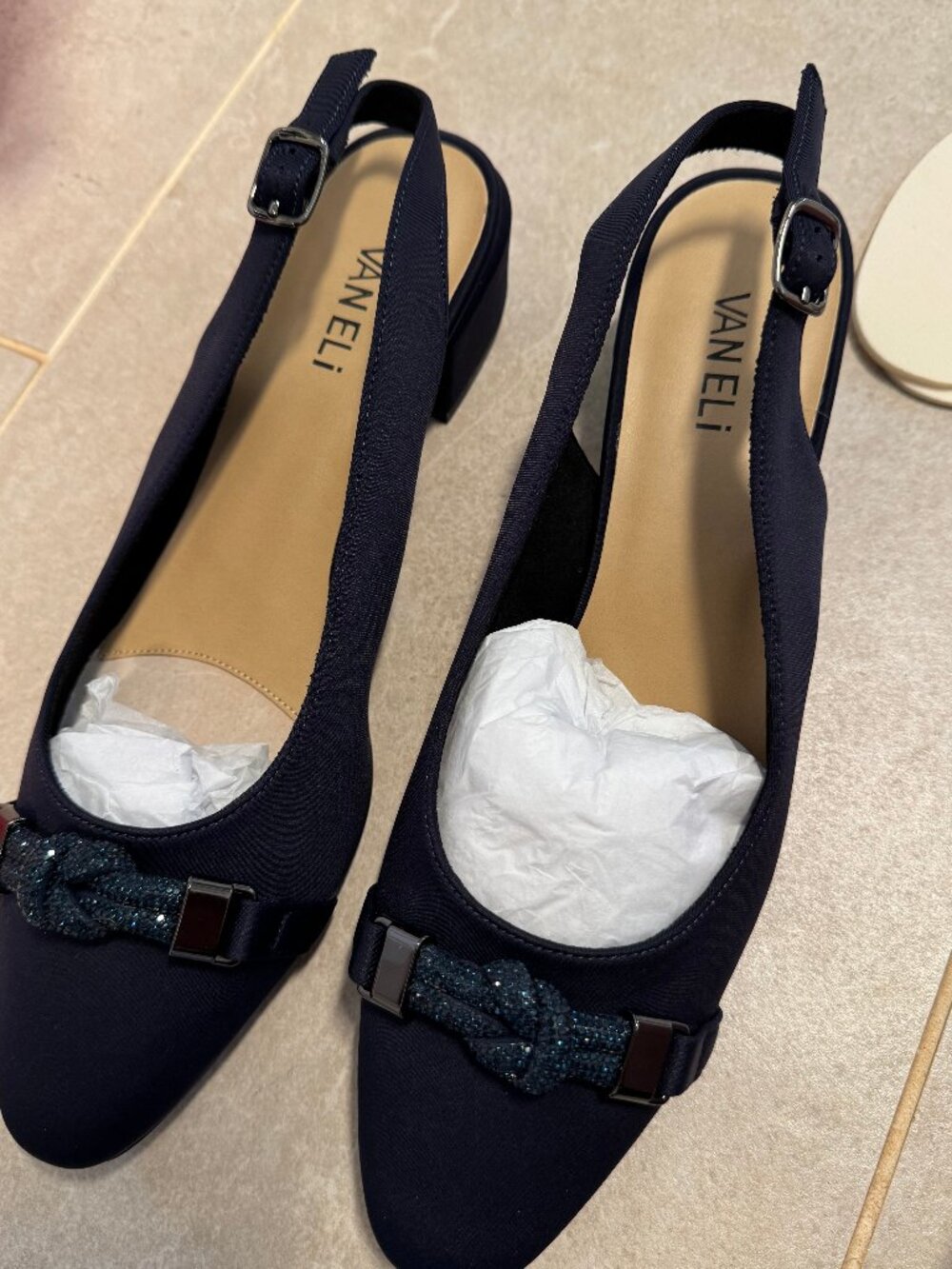 Vaneli Shoe - Aldora - Size 10 - Navy Fabric. Never worn.
